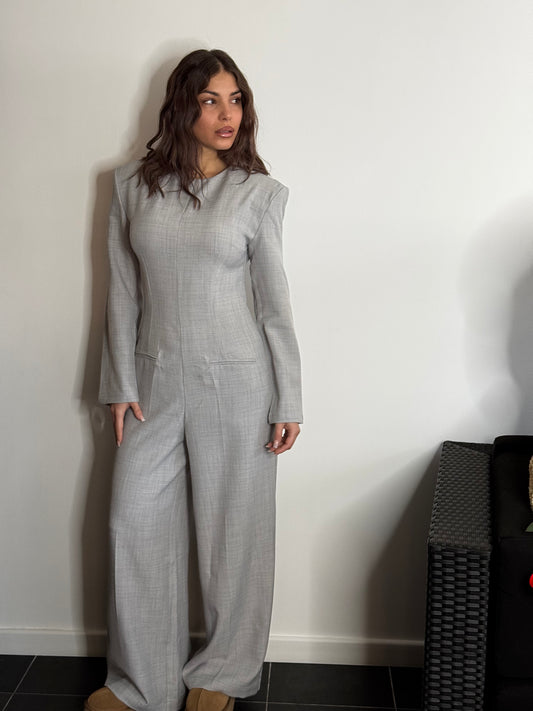 Tuta grigia lunga con spalline