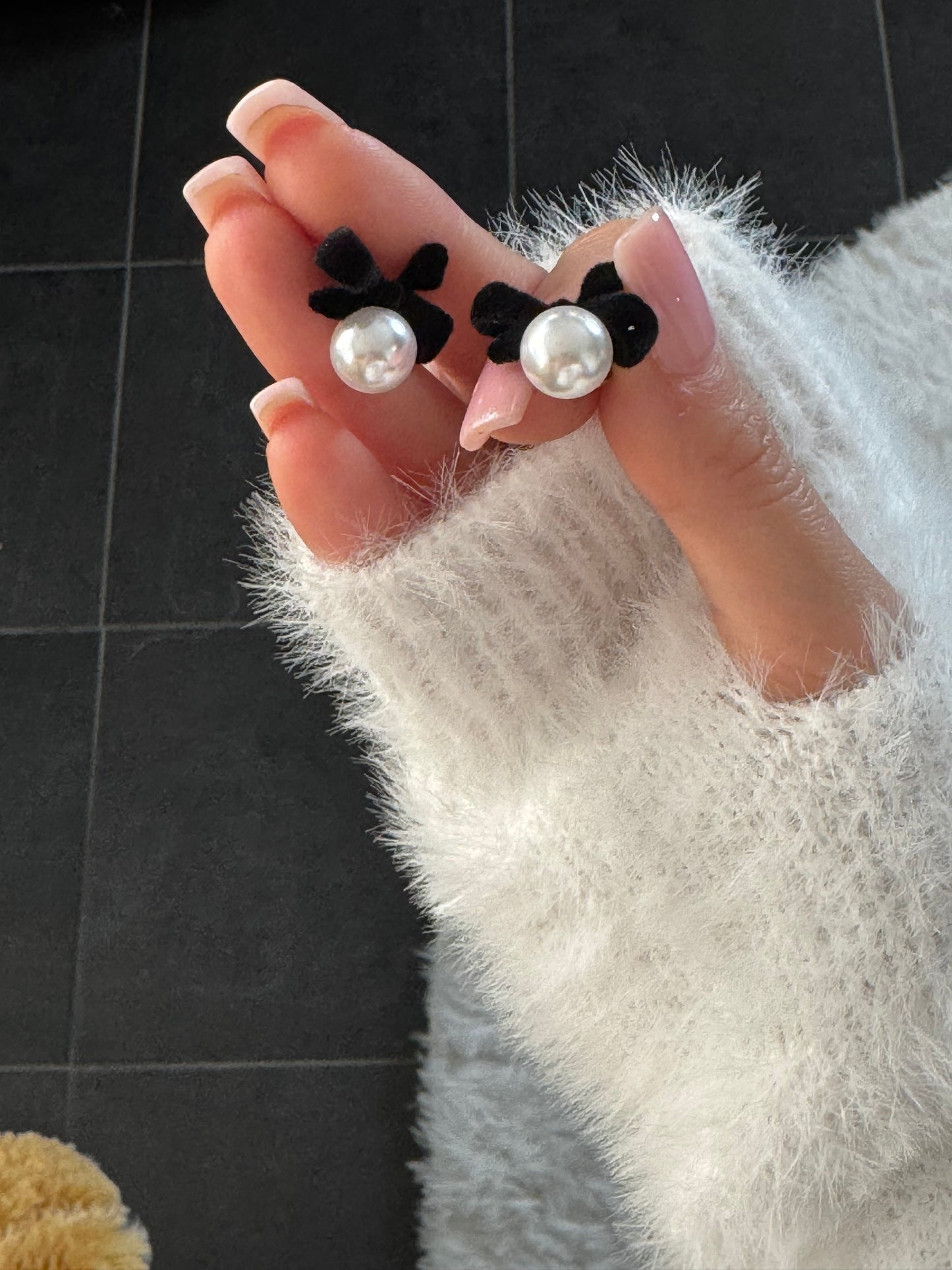 Orecchini fiocchetto perline